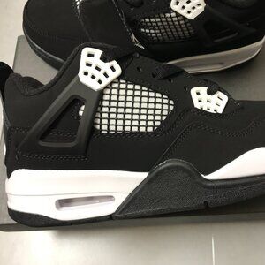 Air Jordan 4  Man's size9   Basketball shoes  aj4